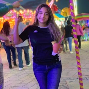 Meet your Posher, Areli